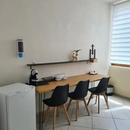 Frühstückspension Dekag House 4*