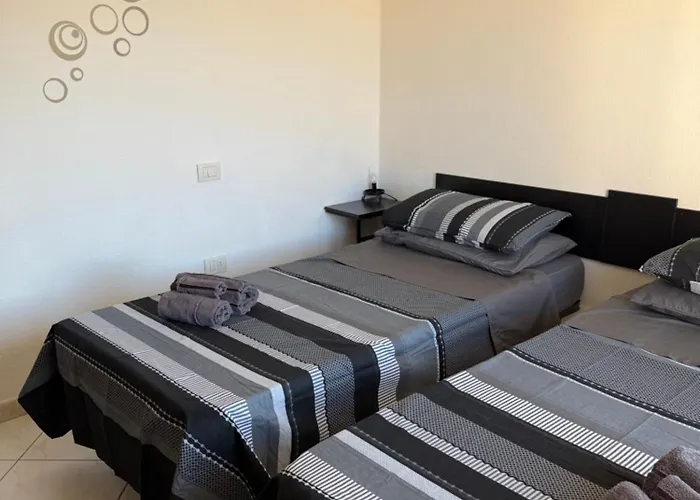 Dekag House فندق مبيت وإفطار أولبيا