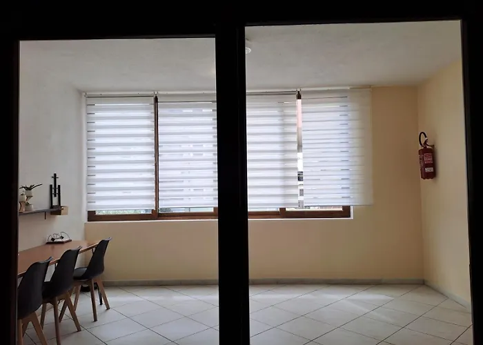 Dekag House فندق مبيت وإفطار