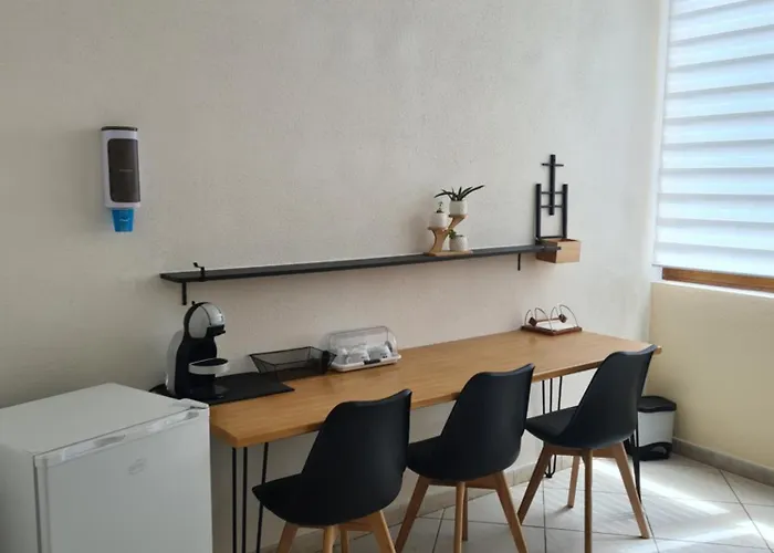 فندق مبيت وإفطار Dekag House 4*